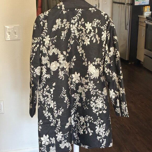 Chico's Floral Jacquard Topper Women's Size 1 (8) - Picture 3 of 4